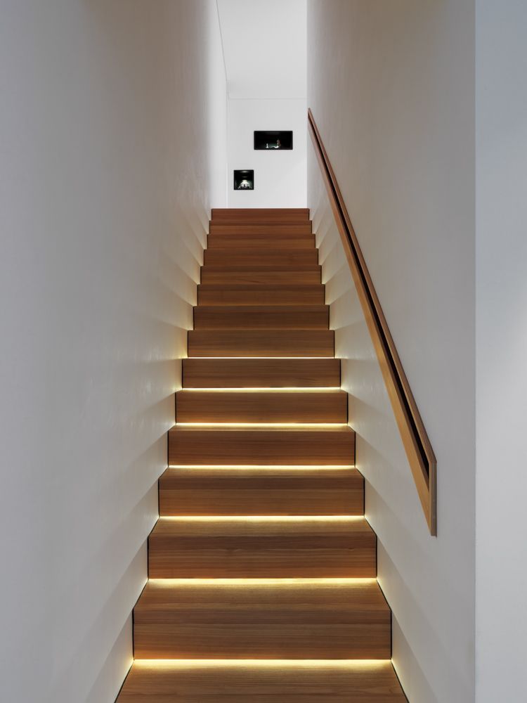 طراحی پله مدرن بهمراه نورپردازی